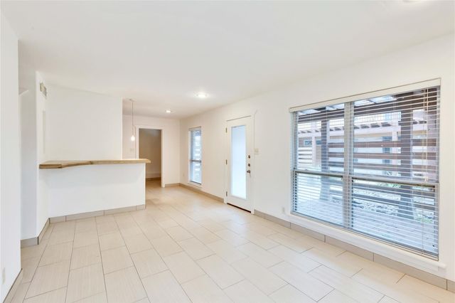 1917 Barge ST 104, Austin, TX 78745