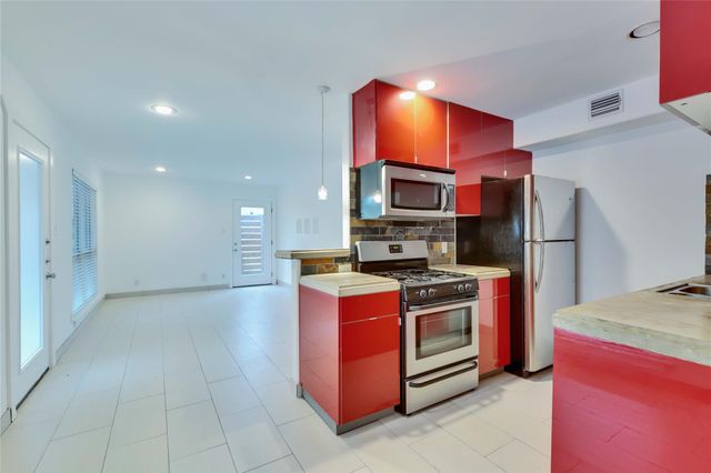 1917 Barge ST 104, Austin, TX 78745