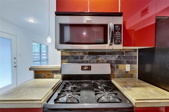 1917 Barge ST 104, Austin, TX 78745