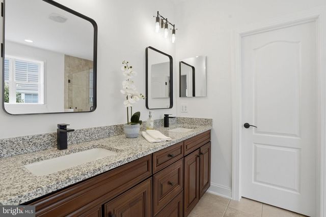 105 TURNSTONE LN, Lake Frederick, VA 22630