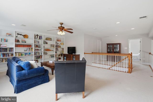 105 TURNSTONE LN, Lake Frederick, VA 22630