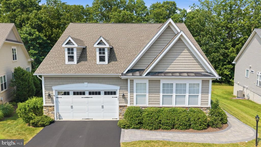 105 TURNSTONE LN, Lake Frederick, VA 22630