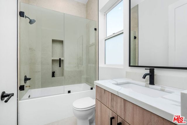 10819 Morrison Street 3, North Hollywood, CA 91601