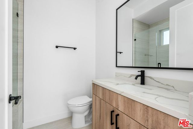 10819 Morrison Street 3, North Hollywood, CA 91601