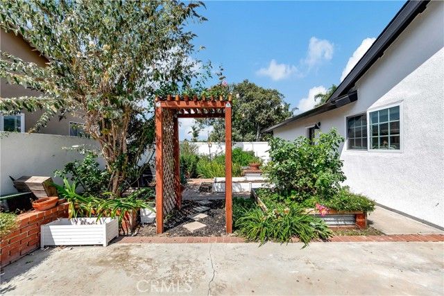 9172 Carrolltown Drive, Huntington Beach, CA 92646