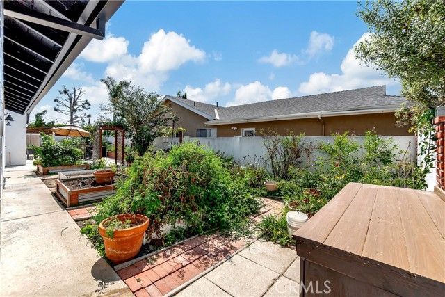 9172 Carrolltown Drive, Huntington Beach, CA 92646