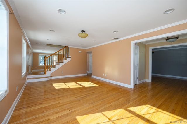 3 Mansion Drive, Hyde Park, NY 12538