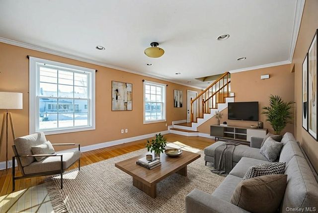 3 Mansion Drive, Hyde Park, NY 12538