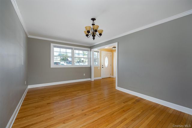 3 Mansion Drive, Hyde Park, NY 12538