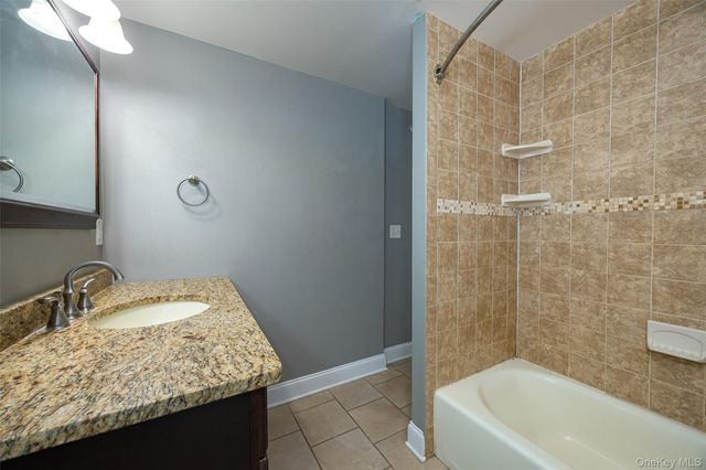 3 Mansion Drive, Hyde Park, NY 12538