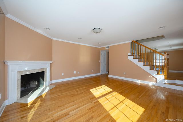 3 Mansion Drive, Hyde Park, NY 12538