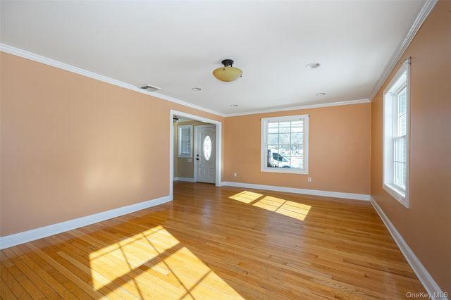 3 Mansion Drive, Hyde Park, NY 12538