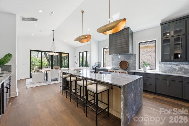 1423 S Wendover Road, Charlotte, NC 28211