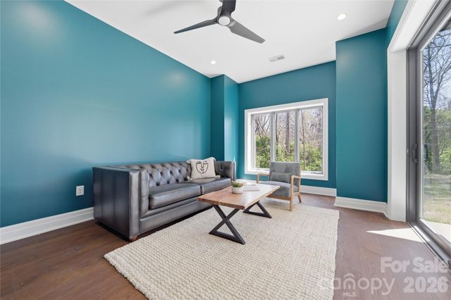 1423 S Wendover Road, Charlotte, NC 28211