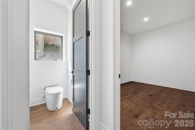 1423 S Wendover Road, Charlotte, NC 28211