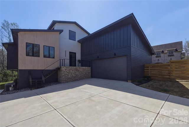 1423 S Wendover Road, Charlotte, NC 28211