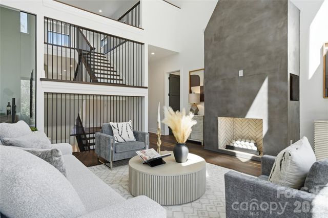 1423 S Wendover Road, Charlotte, NC 28211