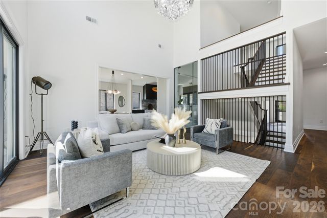 1423 S Wendover Road, Charlotte, NC 28211