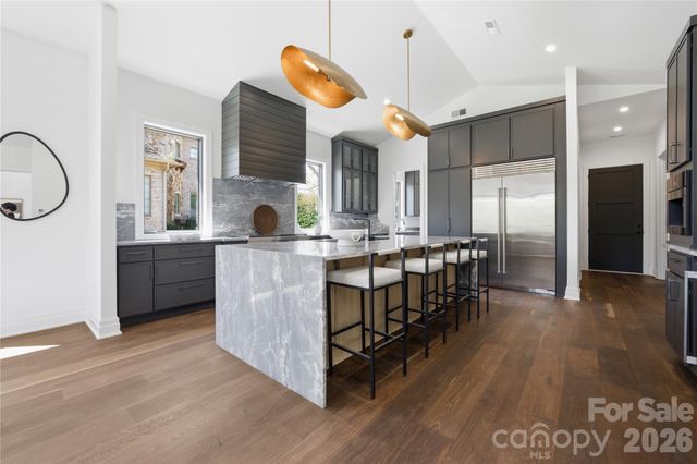 1423 S Wendover Road, Charlotte, NC 28211