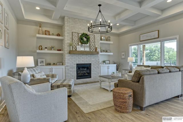 11105 S 221st Street, Gretna, NE 68028