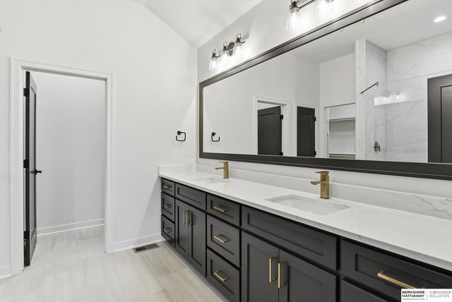 11105 S 221st Street, Gretna, NE 68028