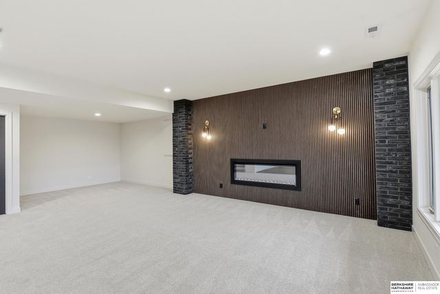 11105 S 221st Street, Gretna, NE 68028