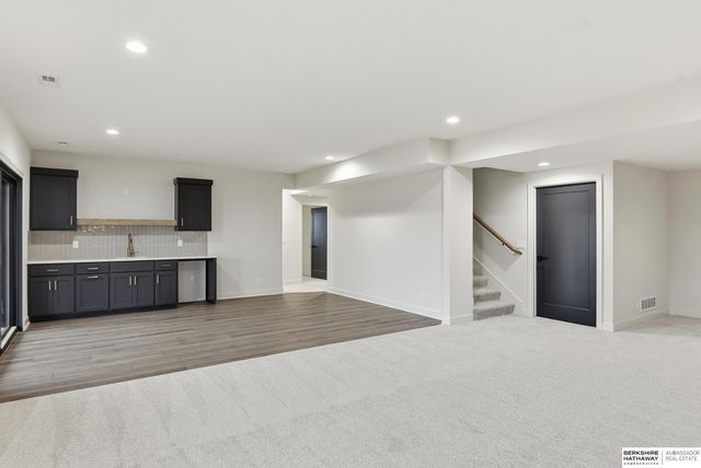 11105 S 221st Street, Gretna, NE 68028