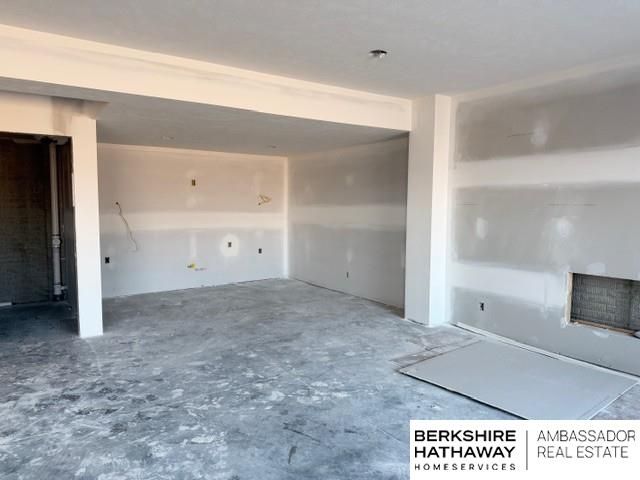 11105 S 221st Street, Gretna, NE 68028