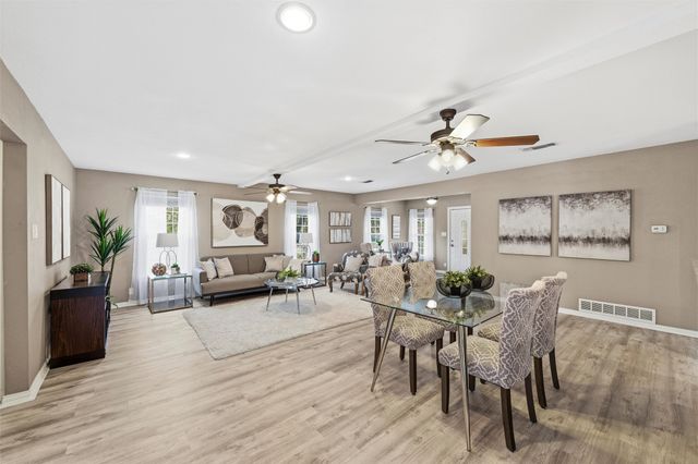 5000 Calmont Avenue, Fort Worth, TX 76107