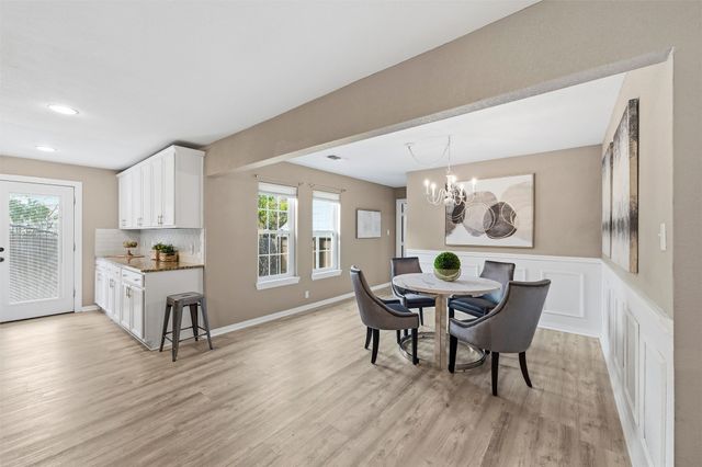 5000 Calmont Avenue, Fort Worth, TX 76107