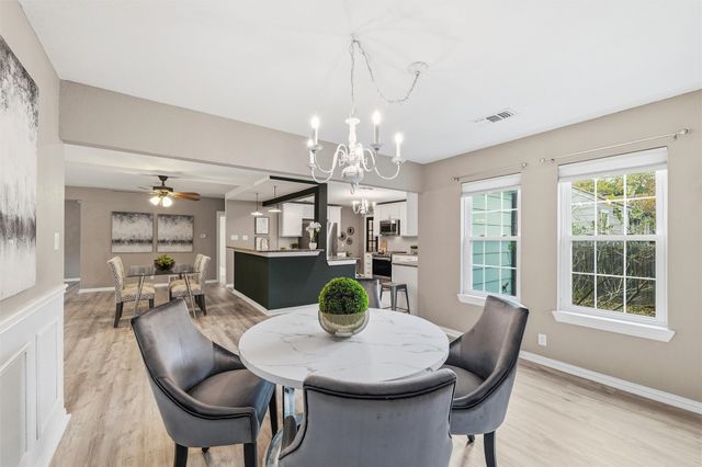 5000 Calmont Avenue, Fort Worth, TX 76107