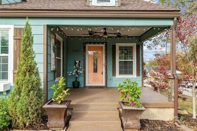 5000 Calmont Avenue, Fort Worth, TX 76107