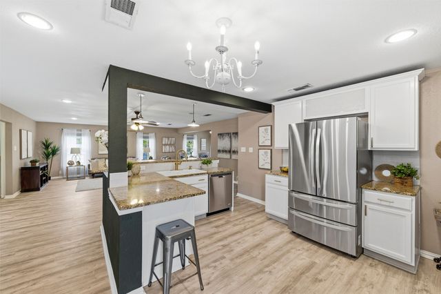 5000 Calmont Avenue, Fort Worth, TX 76107