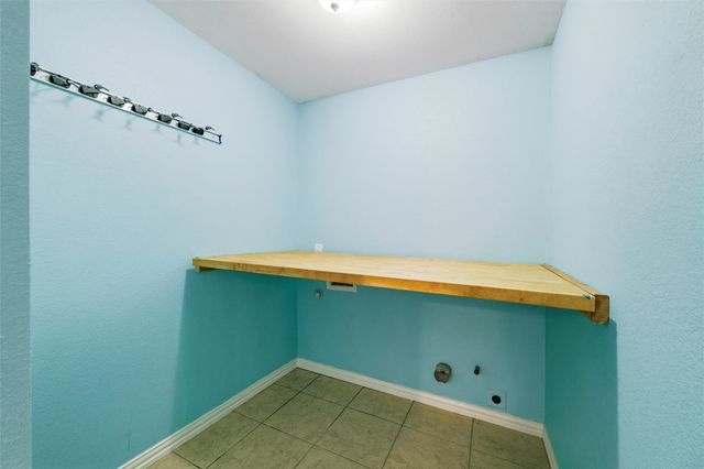 5000 Calmont Avenue, Fort Worth, TX 76107