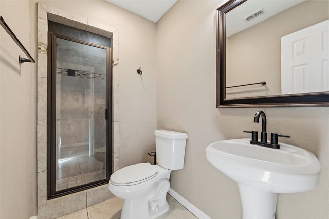 5000 Calmont Avenue, Fort Worth, TX 76107