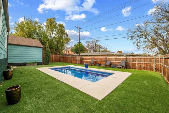 5000 Calmont Avenue, Fort Worth, TX 76107