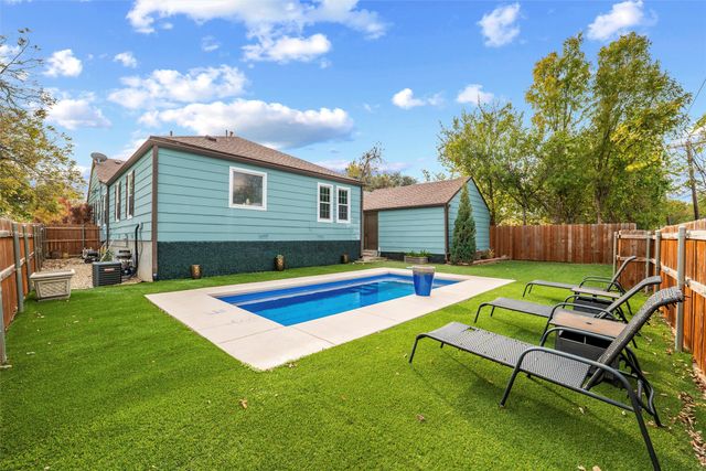 5000 Calmont Avenue, Fort Worth, TX 76107