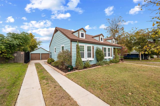 5000 Calmont Avenue, Fort Worth, TX 76107