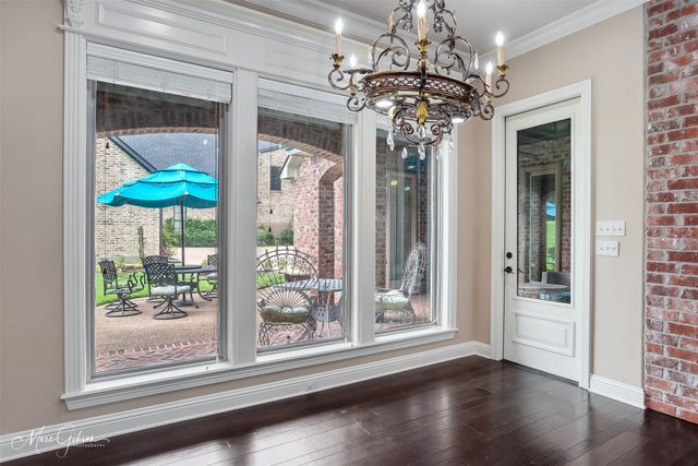 302 Bevly Lake Drive, Bossier City, LA 71111