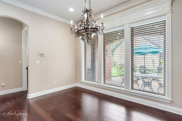 302 Bevly Lake Drive, Bossier City, LA 71111
