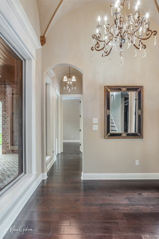 302 Bevly Lake Drive, Bossier City, LA 71111