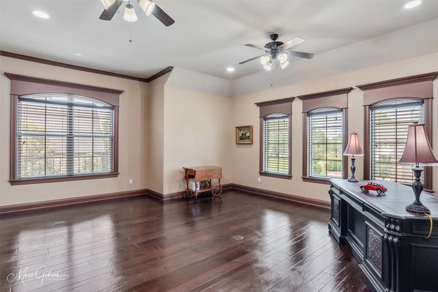 302 Bevly Lake Drive, Bossier City, LA 71111