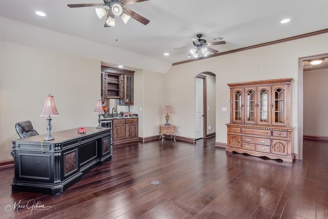 302 Bevly Lake Drive, Bossier City, LA 71111