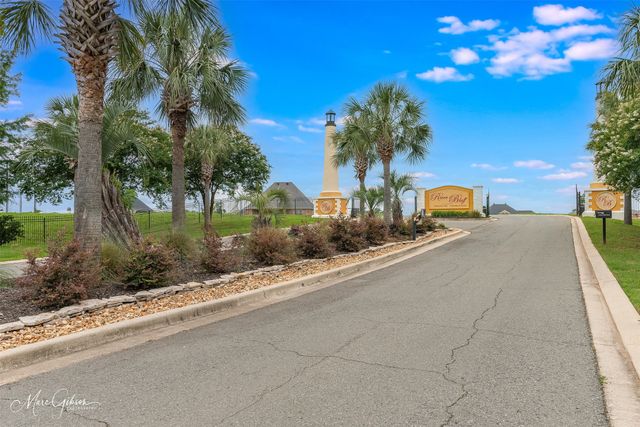 302 Bevly Lake Drive, Bossier City, LA 71111