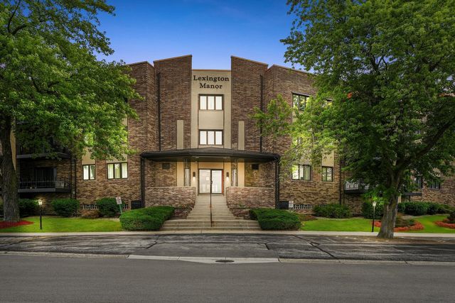 7100 W 95th Street 312, Oak Lawn, IL 60453