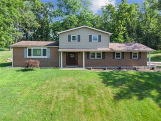 153 Lake Dr, Salem Twp, PA 15601