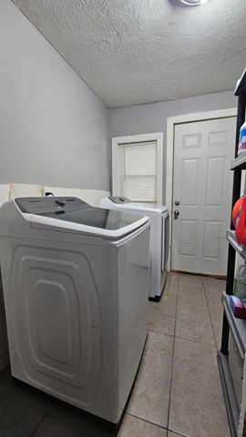 2205 S 10TH Street, Council Bluffs, IA 51501