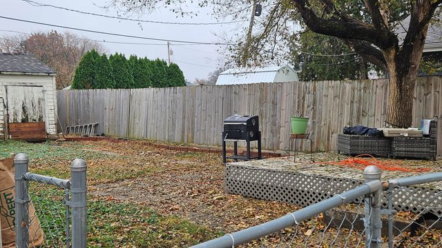 2205 S 10TH Street, Council Bluffs, IA 51501