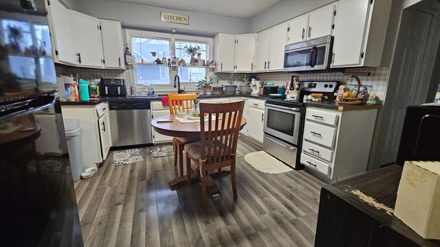 2205 S 10TH Street, Council Bluffs, IA 51501