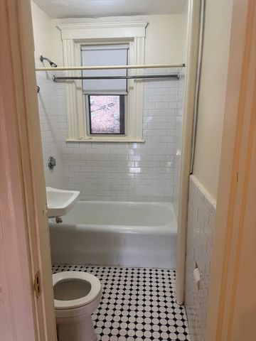 332 Salem 5, Malden, MA 02148